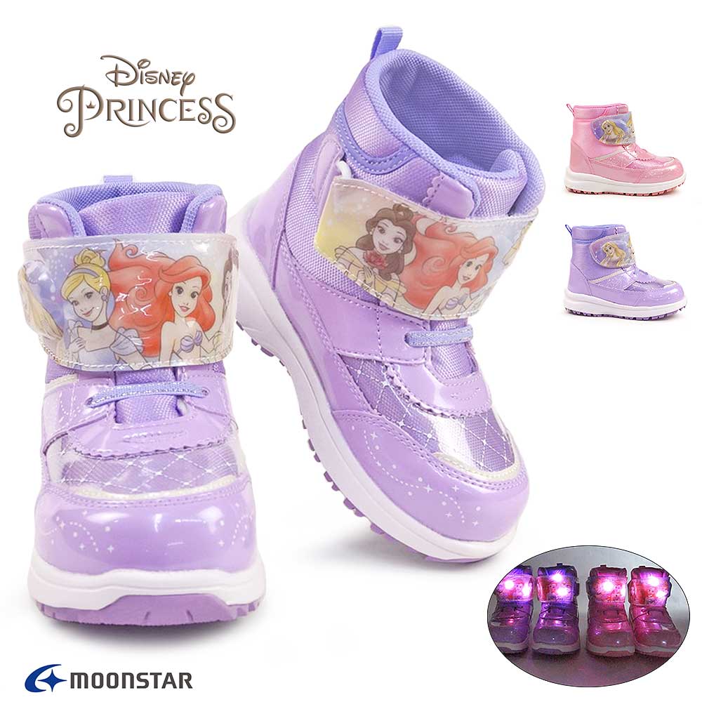 ディズニープリンセスのLEDキッズ用ウインターブーツです。ラプンツェル・シンデレラ・アリエル・ベルが甲バンドに大きく表現された集合アートがポイントのバンド開閉。甲バンドに搭載したLEDが振動で光るので