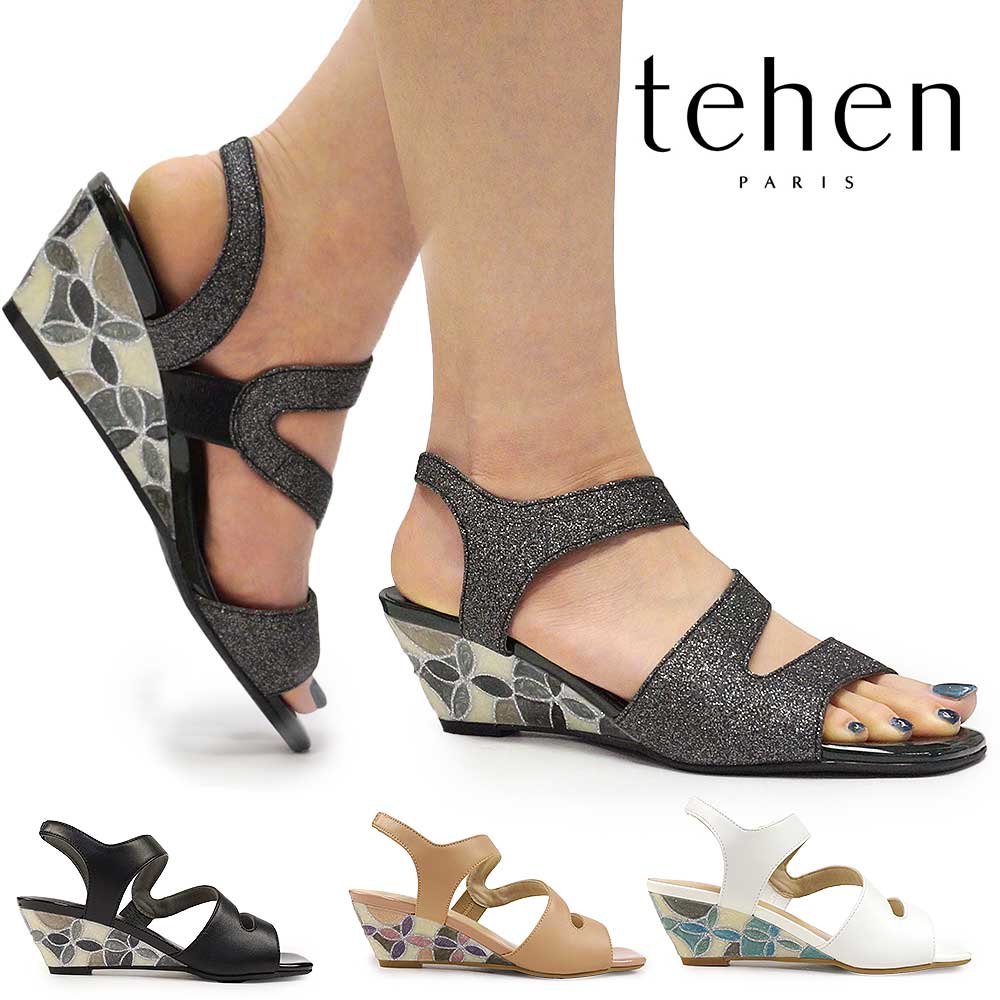 マドラス社製「tehen」の美脚ウエッジサンダル。毎年人気のステンドグラス風ウェッジヒールを使用したバックバンドサンダル。斜めにかかる変形のストラップが印象的。インサイドにはゴムを入れ甲回りにやさしき